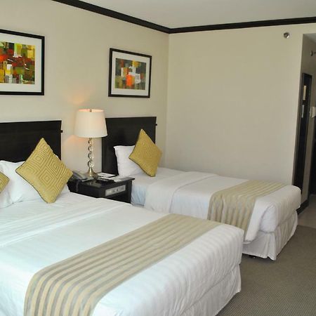 Tower Inn Makati Business Hotel Makati City Екстериор снимка