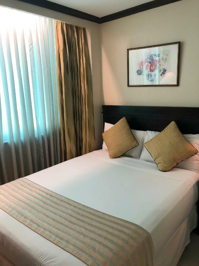 Tower Inn Makati Business Hotel Makati City Екстериор снимка