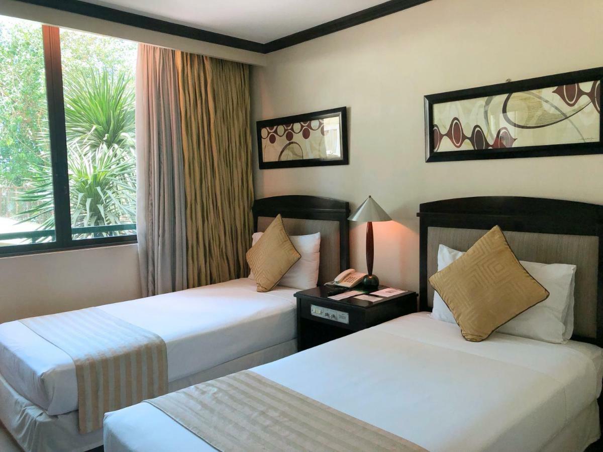Tower Inn Makati Business Hotel Makati City Екстериор снимка